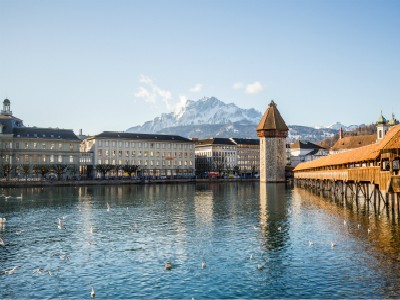 申请瑞士签证需要暂住证吗？